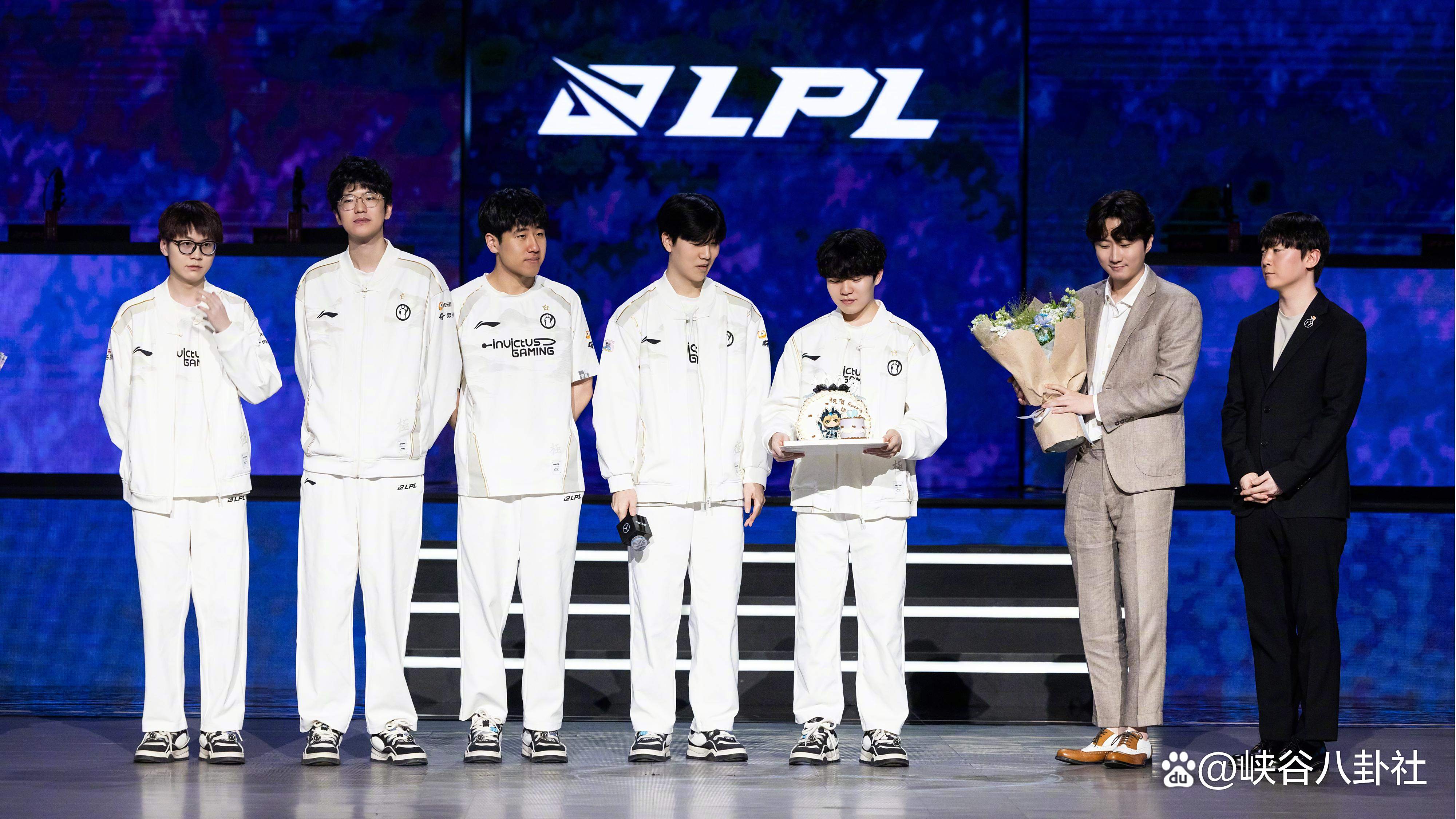 Rookie在雄鹿比赛中刷新纪录，表现优异引发热议！的简单介绍